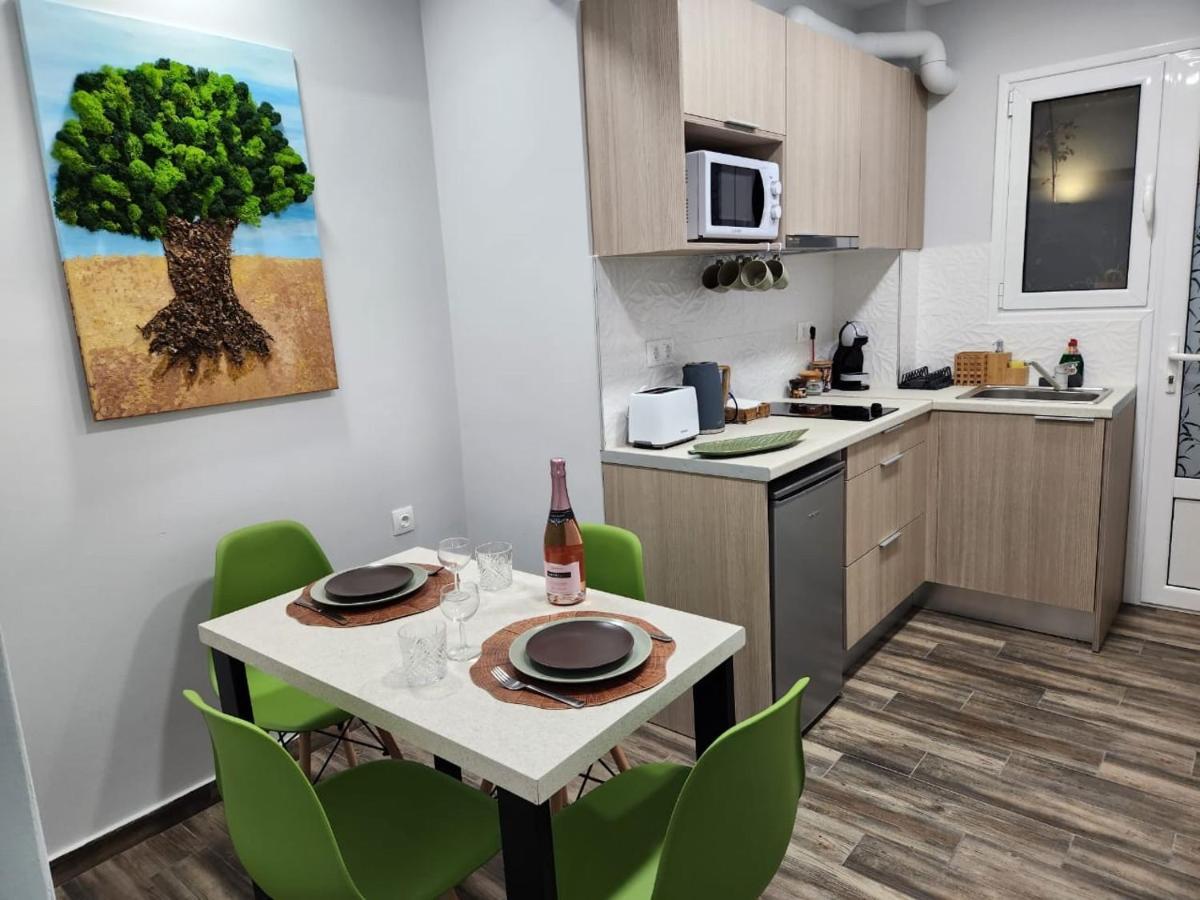 Cozy Apartment Metaxourgeio Greendom Athén Kültér fotó